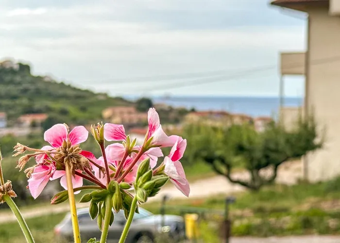 Mare, Monti E Limoni Apartment